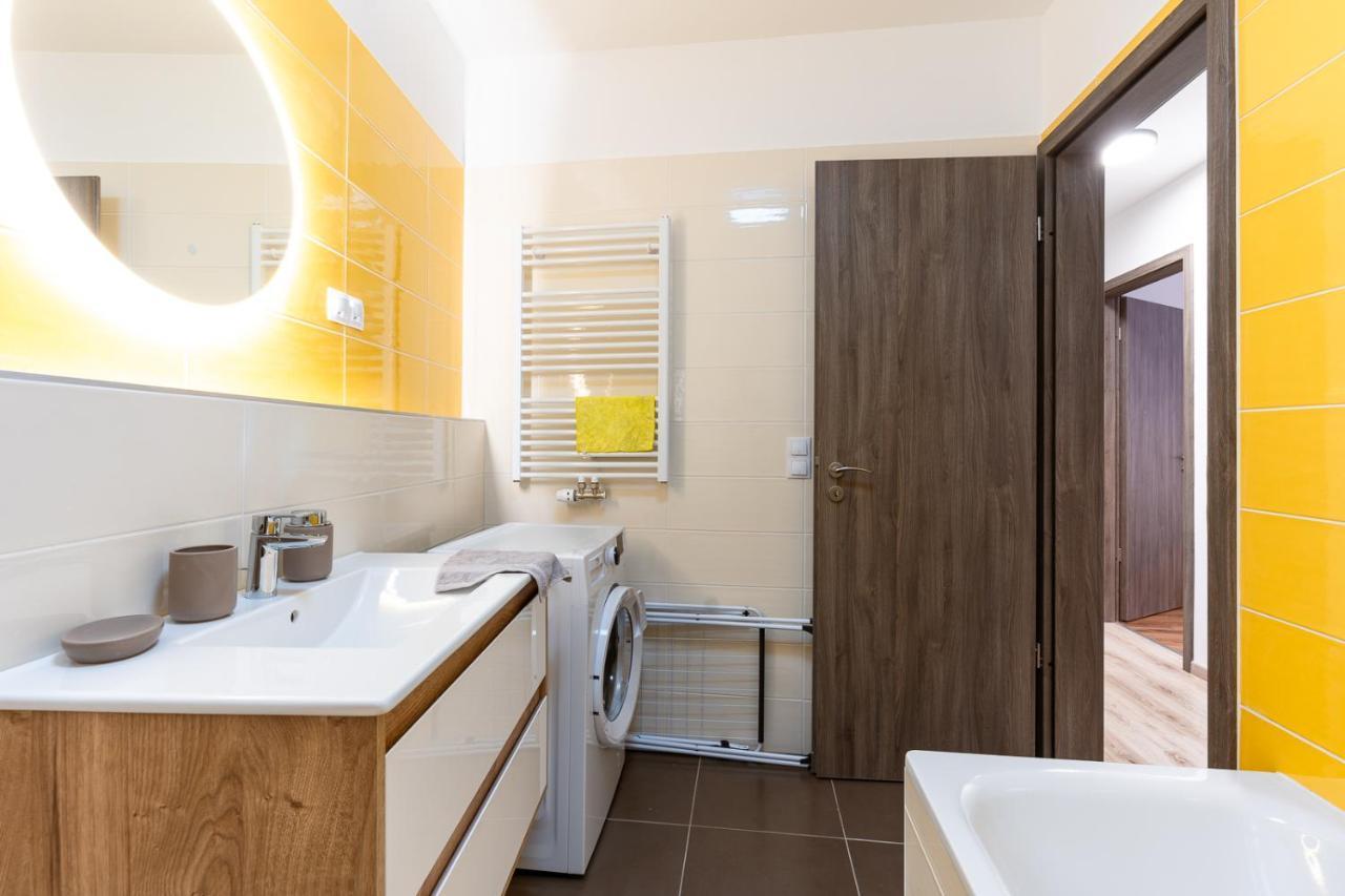 בודפשט Modern & Newly Built Apartment With Private Garage מראה חיצוני תמונה