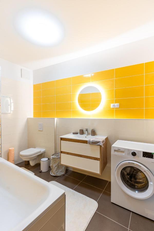 בודפשט Modern & Newly Built Apartment With Private Garage מראה חיצוני תמונה