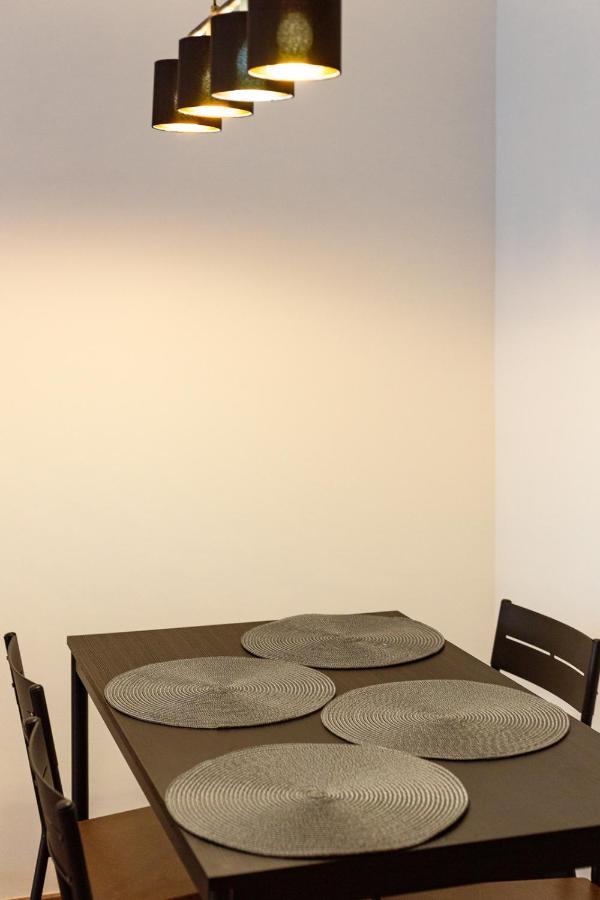 בודפשט Modern & Newly Built Apartment With Private Garage מראה חיצוני תמונה